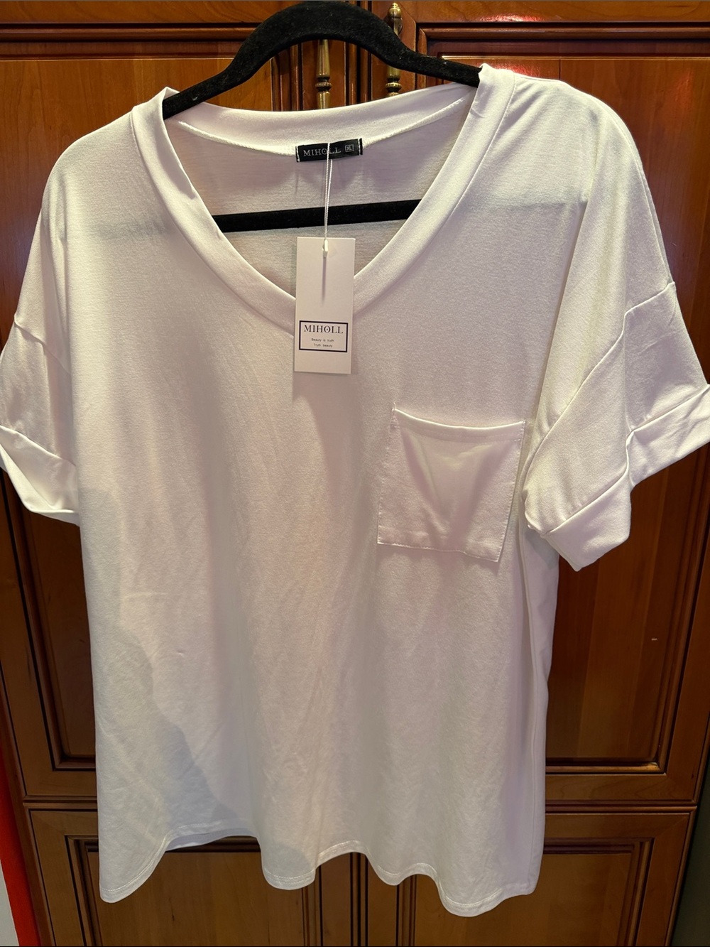 MIHOLL White V-Neck Short Sleeve Pocket Tee